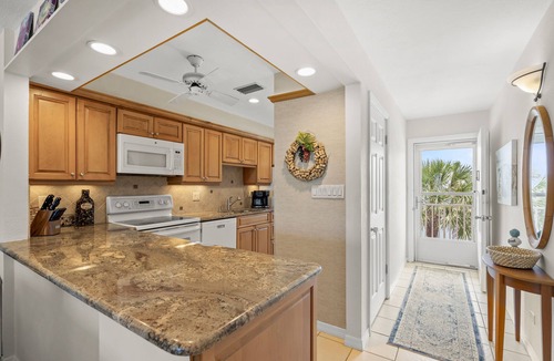 Siesta Key Condo | Charming 2/2 Beachfront Condo Unit B305