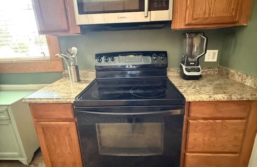 Anderson House | Charming 2-Bedroom/1 Bath Near Everything