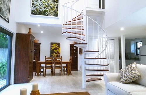 Coconut Grove House | Charming 2 bedroom -2 ½ bathroom 2-Floor townhouse. Fully refurbished.