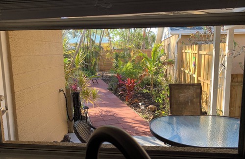 Englewood House | Charming 2-bedroom 2 bath home just 5 min from the beach!
