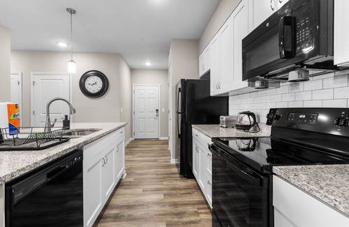 Melbourne Condo | Charming 2-bedroom condo with fitness room and AC in enchanting Melbourne
