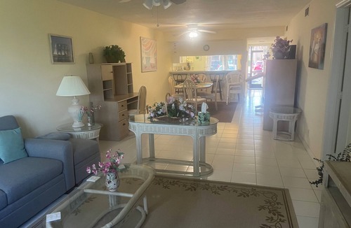 East Naples Condo | Charming 2-bedroom condo Naples WinterPark community 3 miles to Naples Pier