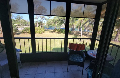 Venice Condo | Charming 2-Bedroom Condo Near Venice Beach & Downtown in Resort-Style Community