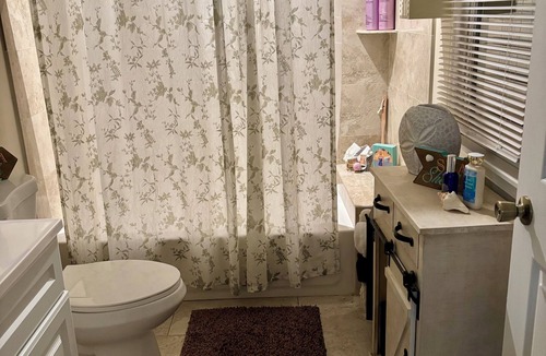 Jupiter Farms House | Charming 2-bedroom farmhouse in brilliant Jupiter with AC, WiFi,Hot tub,