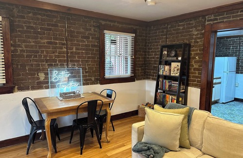Dixon Park Apartment | Charming 2-bedroom Garden Apartment in Savannah near Forsyth Park