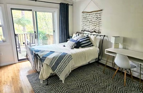 Ringwood House | Charming 2-bedroom lake house with AC in peaceful Ringwood,40 minutes from NYC