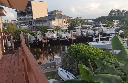 Goodland House | Charming 2-bedroom cottage in superb Marco Island with AC