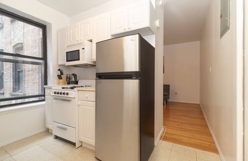 Upper East Side Apartment | Charming 2 BR on Upper East Side
