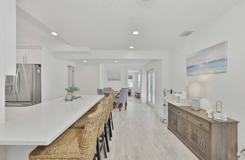 South Pinellas Community Council House | Charming 3/2 house in St. Petersburg within 2 miles of Madeira Beach Access