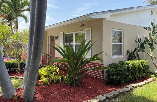 Eastview Manor House | CHARMING 3/2 house close to everything