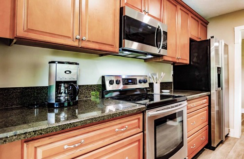 Lake Park House | Charming 3-bedroom house in West Palm Beach with AC, WiFi
