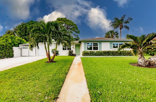 Lake Park House | Charming 3-bedroom house in West Palm Beach with AC, WiFi