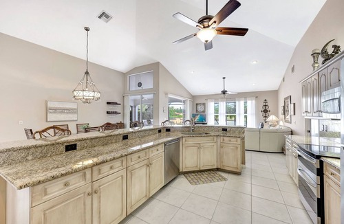Bonita Springs House | Charming 3-bedroom house with AC, fitness room, WiFi in Bonita Springs