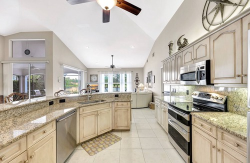 Bonita Springs House | Charming 3-bedroom house with AC, fitness room, WiFi in Bonita Springs