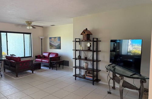 Englewood House | Charming 3-bedroom farmhouse on 5 acres with in enchanting Englewood, FL.