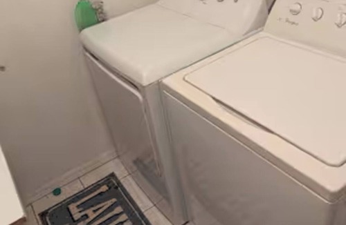 Auburndale House | Charming 3-bedroom house located in Auburndale