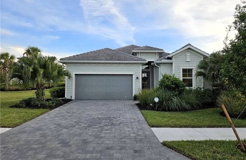Immokalee House | Charming 3-bedroom house with dedicated office, pool and hot tub in Ave Maria