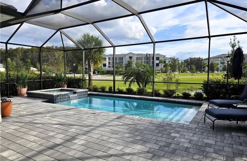 Immokalee House | Charming 3-bedroom house with dedicated office, pool and hot tub in Ave Maria