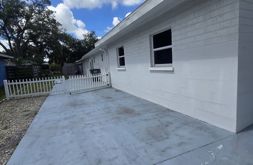 Bradenton House | Charming 3-bedroom house in peaceful Bradenton with AC for relaxing stays