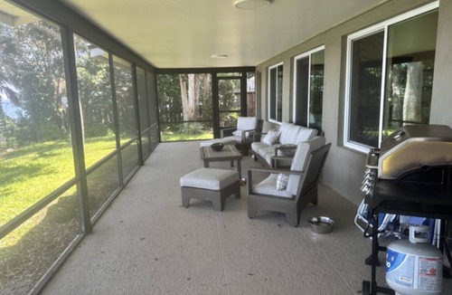 Tropic House | Charming 3-bedroom house in lovely Melbourne with WiFi, AC