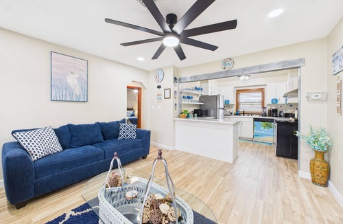 Melbourne House | Charming 3-bedroom house with AC, WiFi in fantastic Melbourne