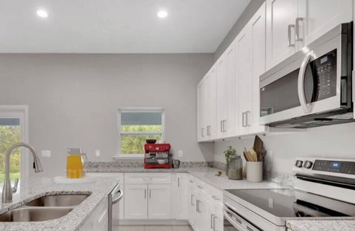 Port Malabar House | Charming 3-bedroom house in Palm Bay with AC, WiFi