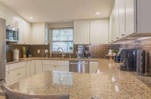 Southgate House | Charming 3- Bedroom house with AC and WiFi in lovely Sarasota