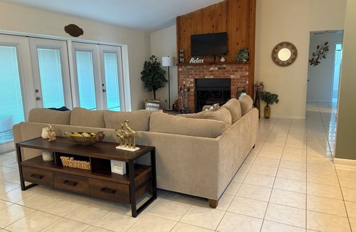 Sebring House | Charming 3-bedroom house with WiFi and AC in Sebring