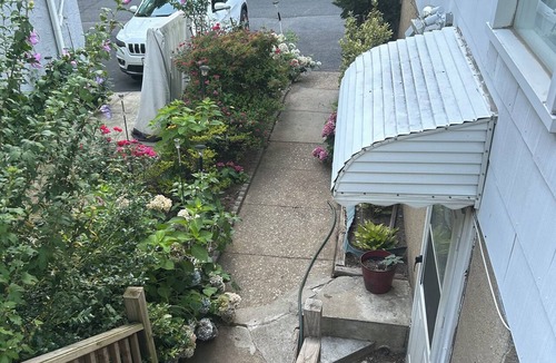Getty Square House | Charming 3-bedroom house in Yonkers with cool vibes and AC