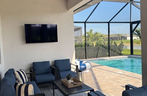Estero House | Charming 3-bedroom house with pool, spa, & outdoor kitchen