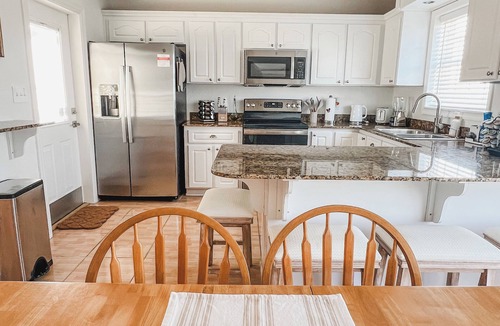 Auburndale House | Charming 3-bedroom lake house in Auburndale with fire pit, private boat ramp