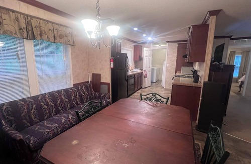 Anderson House | Charming 3-bedroom mobile home with WiFi and AC close to Lake Hartwell