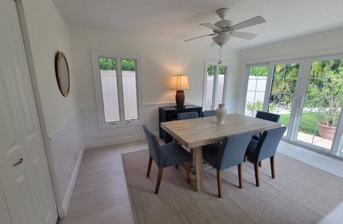 Saint Armands Key House | Charming 3BR St. Armands Retreat | Steps to Beach & Dining