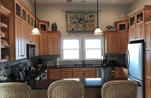 Holgate House | Charming 5-bedroom beach house in Holgate - for families only