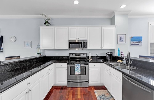 Islamorada House | Charming Angler's Reef Home with Pool, Dock, Beach & Ocean View
