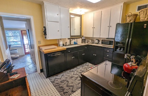 Sarasota House | Charming Beach Cottage on Lido Beach.walk to the beach and St Armand's Circle