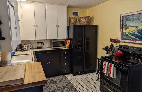 Sarasota House | Charming Beach Cottage on Lido Beach.walk to the beach and St Armand's Circle