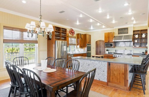 Indian Pass House | Charming Beachfront Beach House/2BR/Loft/Sleeps 8