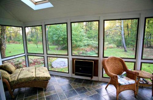 Phoenixville House | Charming Cottage Getaway in Chester Springs, Pennsylvania