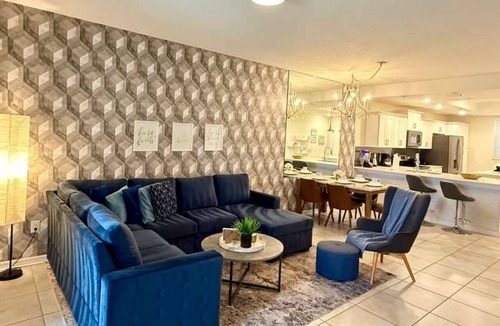 Kissimmee Apartment | Charming Holiday Condo, Only 7 min to Disney