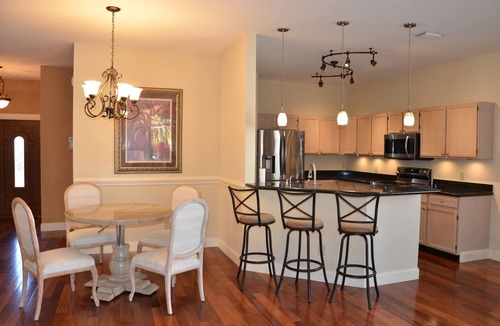 Central Naples House | Charming Lakeview House, 15 minute drive to downtown Naples beaches and 5th Ave.