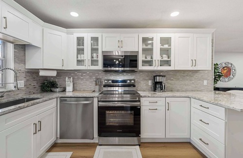 Fairvilla Villa | Charming Orlando Villa with Pool & Jacuzzi, Grills