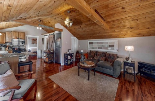 Analomink Cottage | Charming Private Lakefront Cottage Perfect setting on your Pocono getaway.