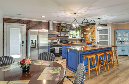 Walterboro House | Charming Retreat on 20 Acres w/Private Lake!