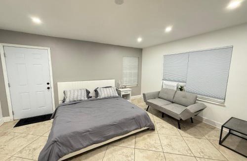 Port Saint Lucie House | Charming room with Private Entrance in Desirable Area of Port Saint Lucie