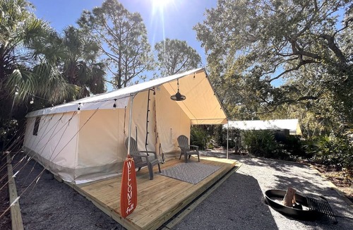 Osprey RV Rental | Charming Secluded Tented Cabin in Sarasota, Florida