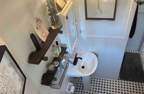 Park Slope Apartment | Charming Shared Unit with Host. Beautiful Park Slope on 5th Ave