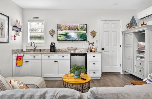 Tampa Apartment | Charming studio with AC and WiFi in lovely Callco Ranch Tampa