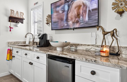 Tampa Apartment | Charming studio with AC and WiFi in lovely Callco Ranch Tampa