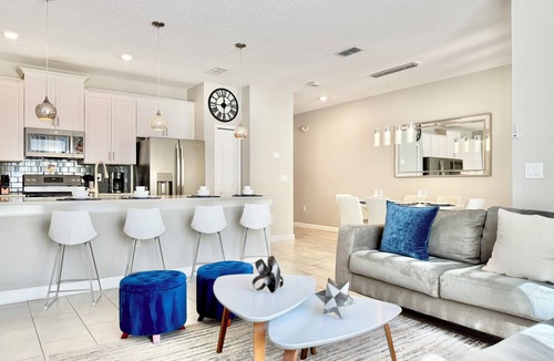 Kissimmee House | Charming Townhome Near Disney with Private Pool – Perfect for Your Family Stay!